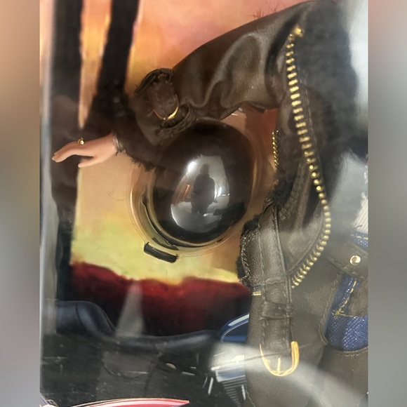 Harley Davidson 2nd Edition Barbie - Picture 6 of 12